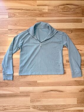Athleta Womens XS Light Blue Cropped Quarter Zip Pullover Athleisure Sporty Chic